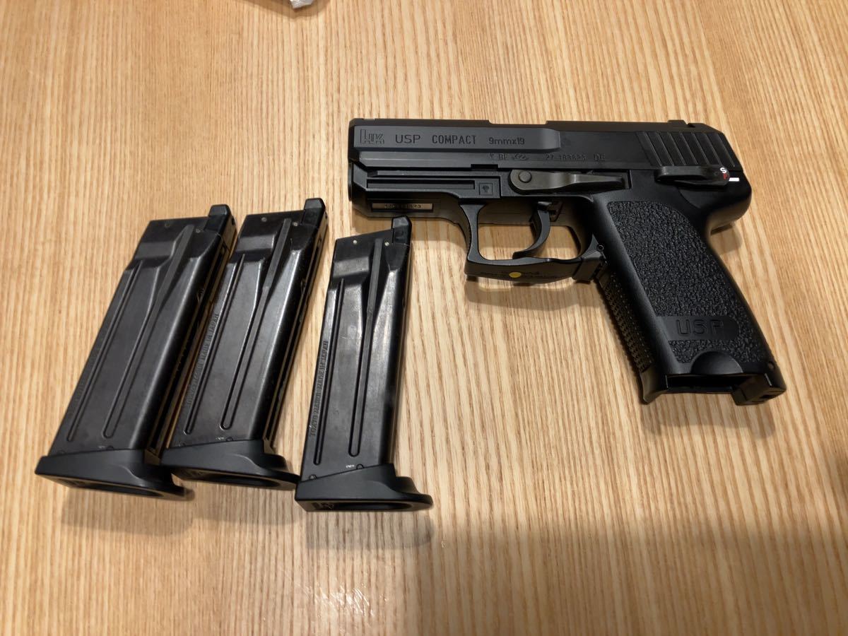 【美品】 東京マルイ ガスブロ USP 9mmフルサイズ マガジン３本付き 美品】 東京マルイ ガスブロ USP 9mmフルサイズ マガジン3本付き
