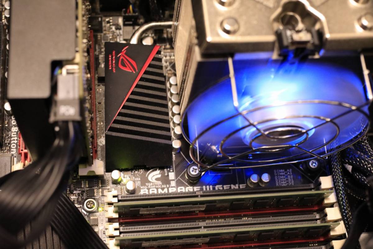 Core i7-980X 第1世代LGA1366 GulfTown 付属品完備 中古動作品
