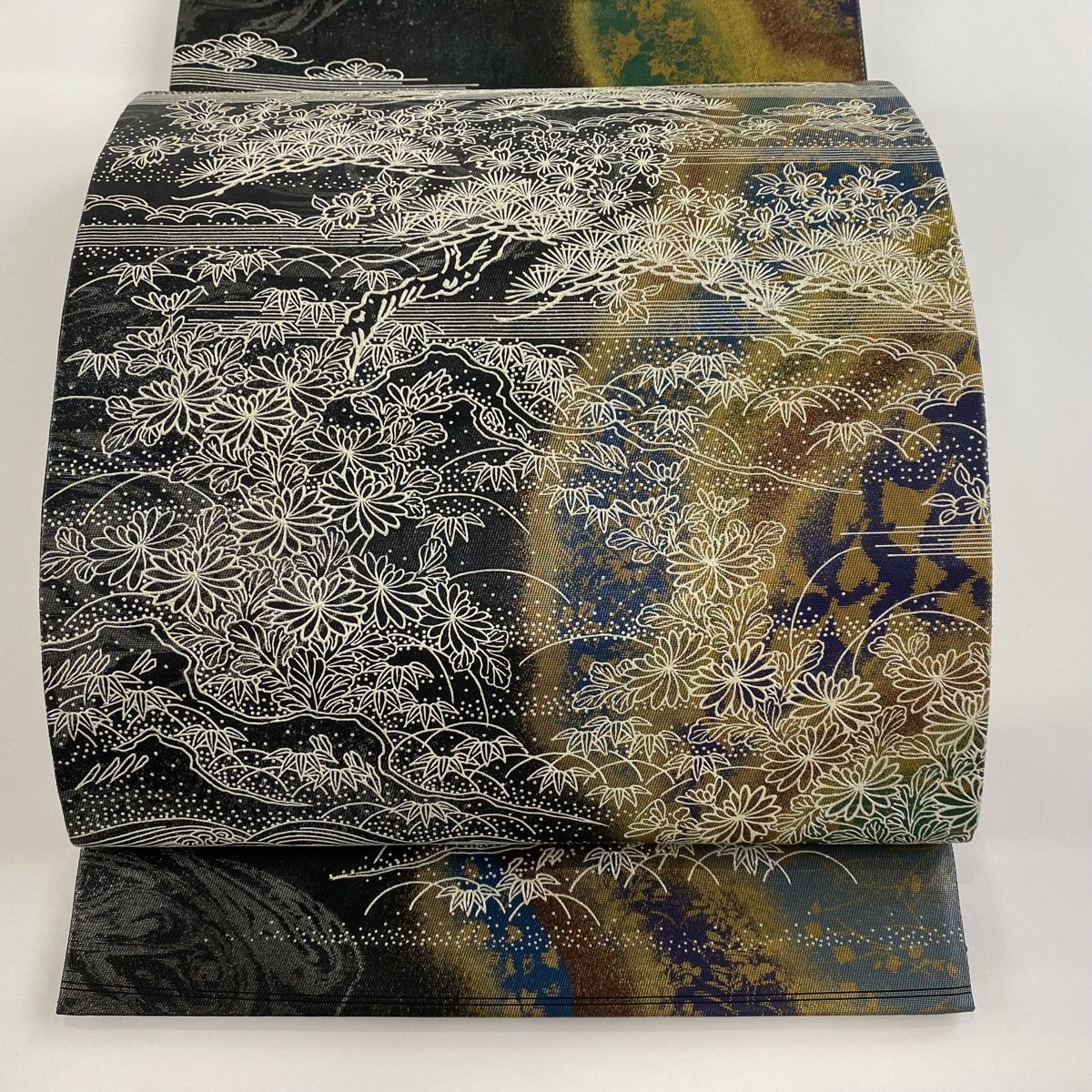 袋帯 美品 名品 草花 霞 銀彩 箔 墨色 お太鼓柄 正絹 【中古】