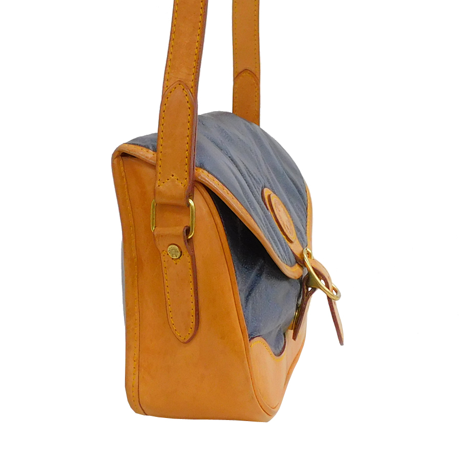 1円 □ 美品 ハンティングワールド バチューサーパス ショルダー 1円 □ 美品 ハンティングワールド バチューサーパス ショルダー