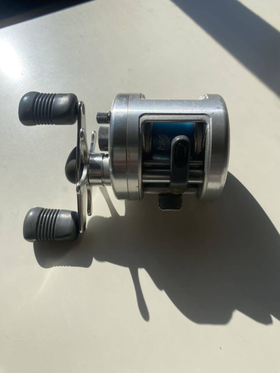 シマノ カルカッタ ベイトリール SHIMANO JAPAN シマノ カルカッタコン