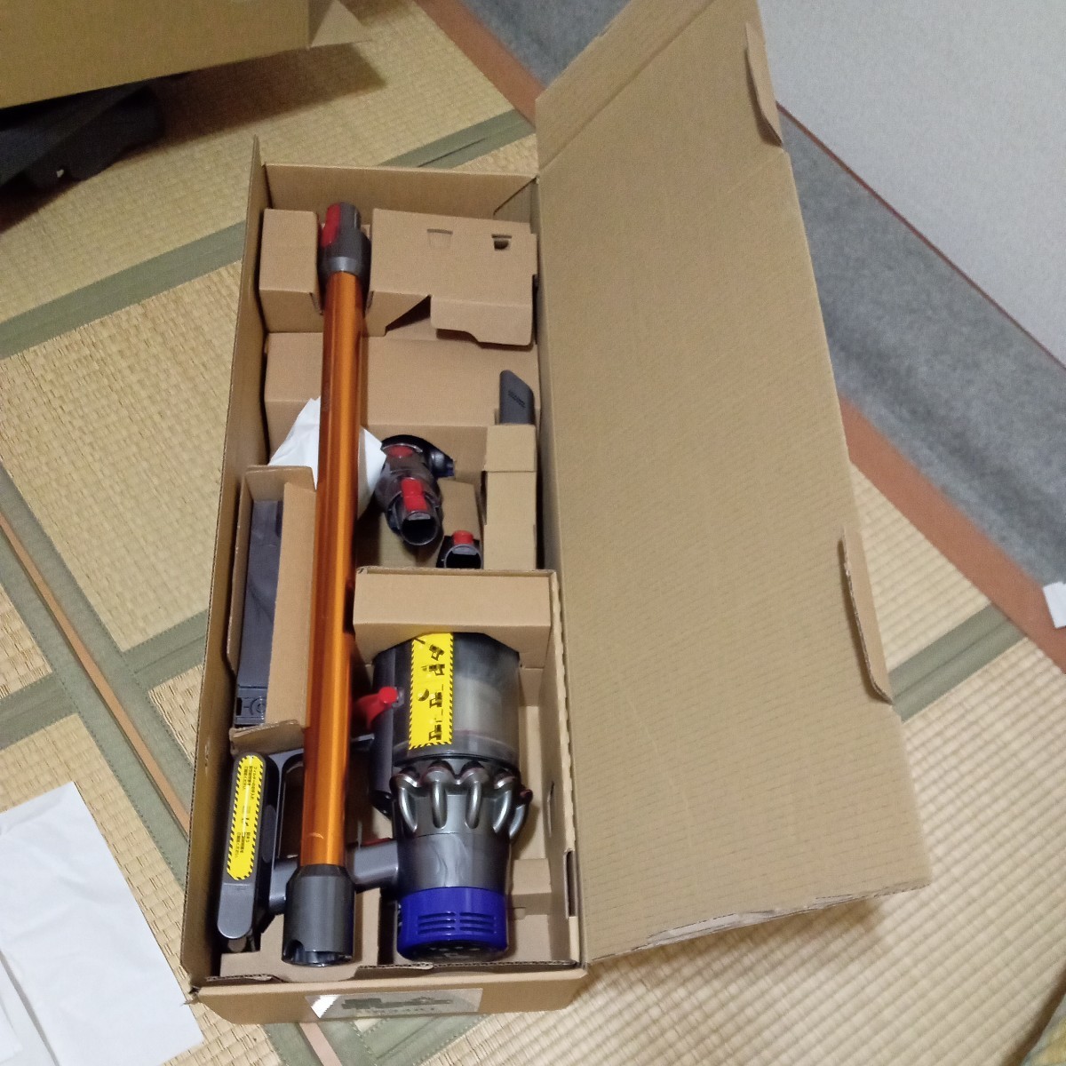 ダイソン コードレスクリーナー　v10　ジャンク品