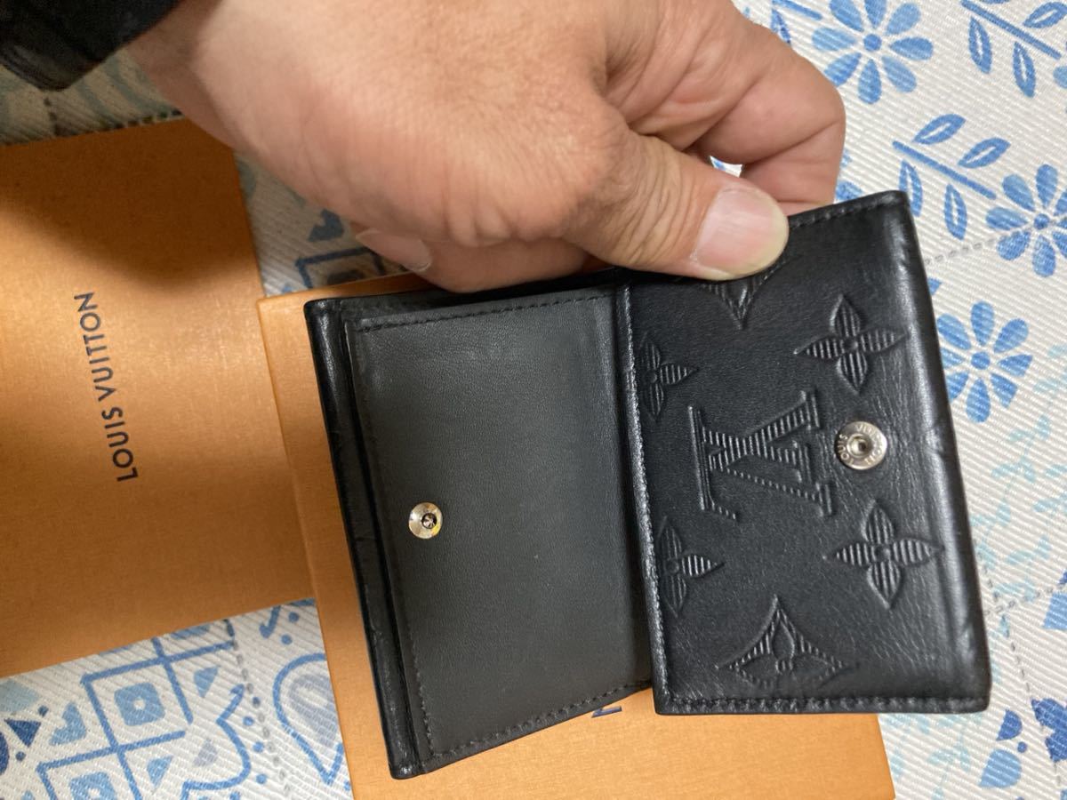 ルイ・ヴィトンがレザーグッズの新作「モノグラム・シャドウ ネイビー