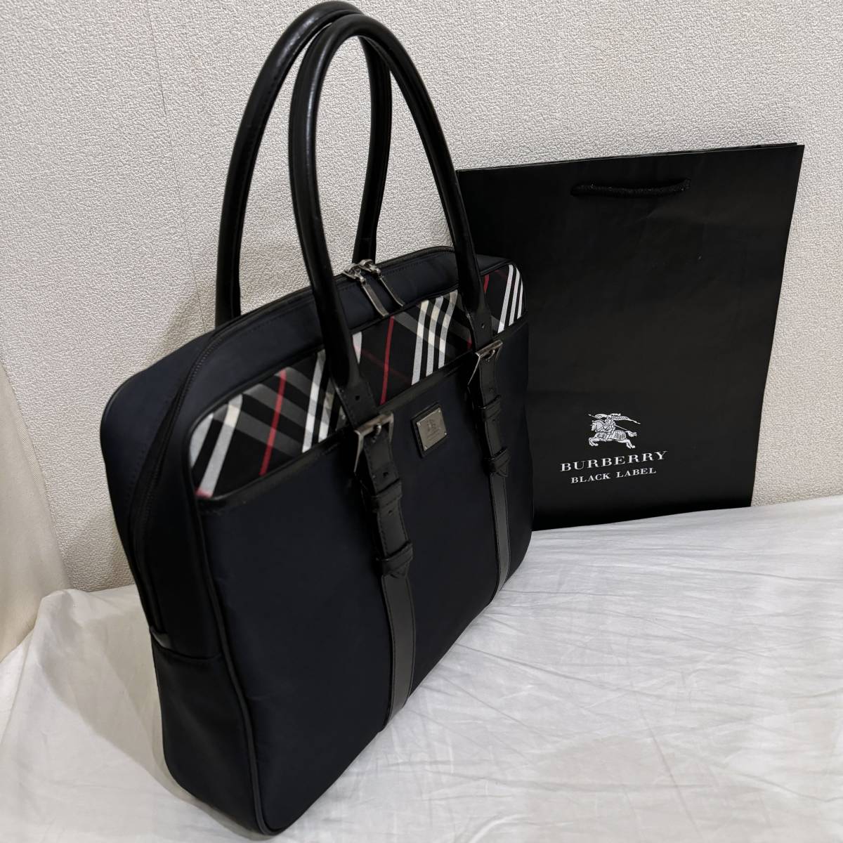 レア BURBERRY BLACK LABEL バーバリーブラックレーベル ナイロン＆本 
