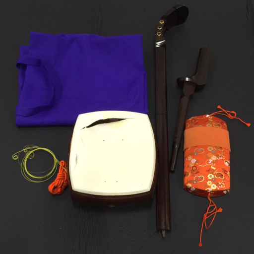 三味線 和楽器 伝統楽器 中棹 綾杉胴 金ホゾ 糸巻き無し 付属品有り ジャンク QX122-3