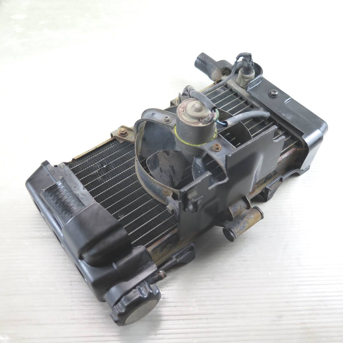 VTZ250 [MC15] 後期 1987 純正 ラジエーター ラジエーターファン 中古