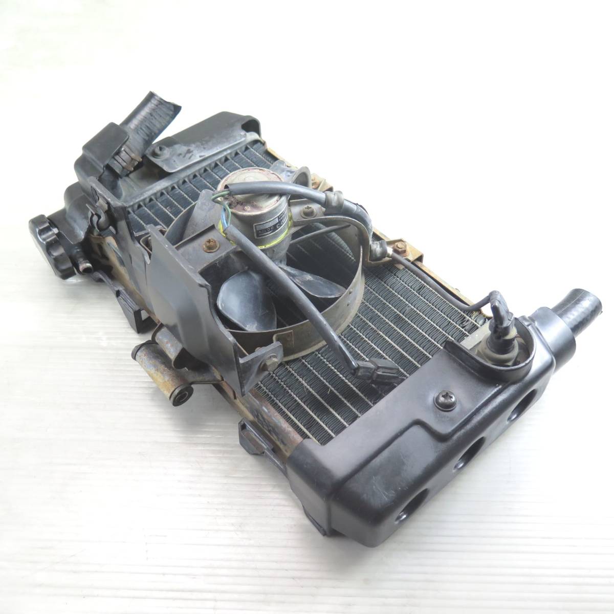 VTZ250 [MC15] 後期 1987 純正 ラジエーター ラジエーターファン 中古