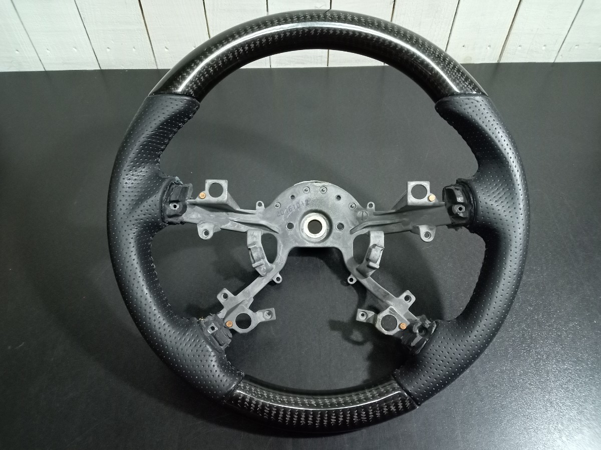デリカ D5 CV1W CV2W CV5W 前期型用 REAL レアル ステアリング ハンドル ブラックカーボン 本革 パンチングレザー 美品