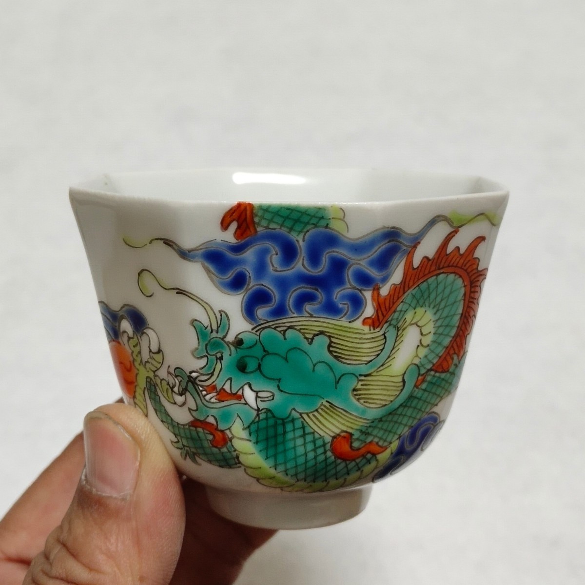 骨董品 古磁 粉彩 清代同治彩 手描き 雲龍紋 茶碗 在銘 激安