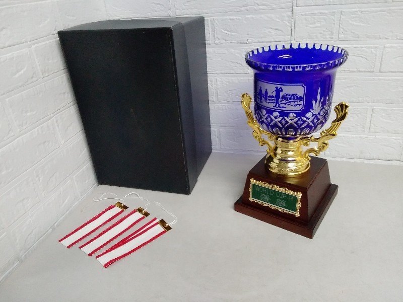 WORLD EAGLE ワールドイーグル 切子 トロフィー EW-91-A WORLD CUP 杯 優勝 ガラス 重量約3㎏