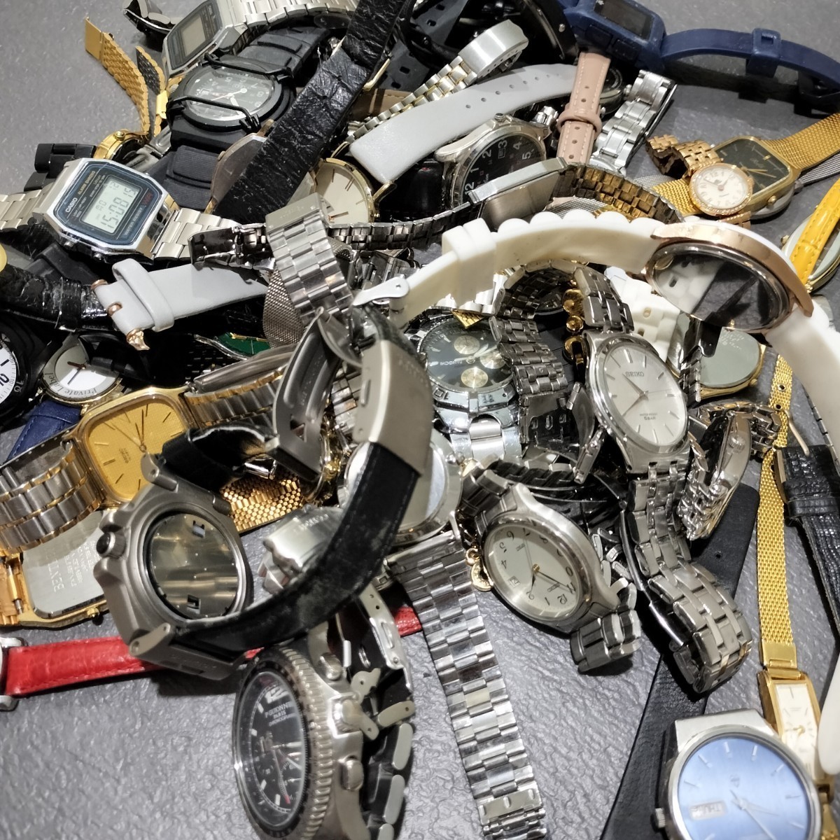 ジャンク SEIKO CASIO CITIZEN など 腕時計まとめ 約60本 約2.5kg mr-g 120