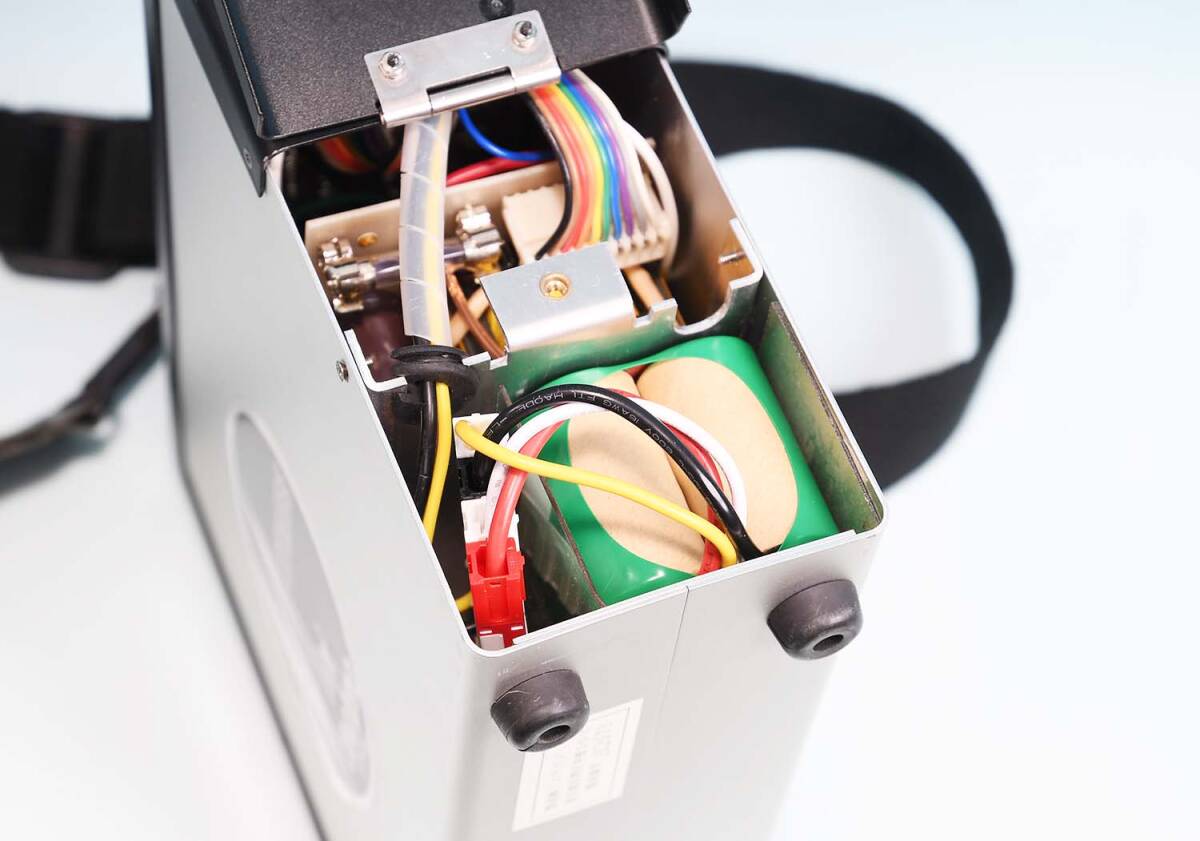 ミニカム　ストロボGIANT-EX-L III ノーマルヘッドGN-120 (ケース有り) 急速充電器セット_6