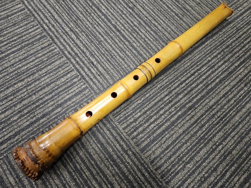 尺八 昌山銘 都山流 唄口銀縁 藤巻 銀三線 全長：約54.4cm 重量：約