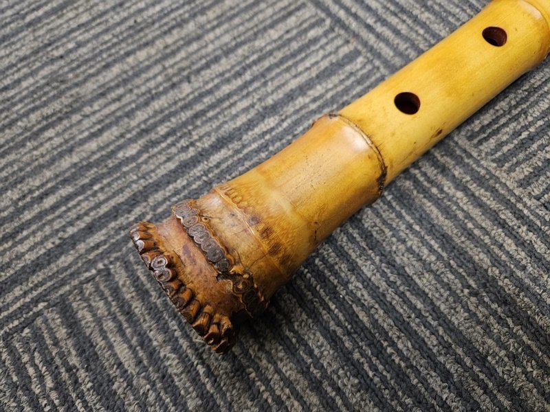 尺八 昌山銘 都山流 唄口銀縁 藤巻 銀三線 全長：約54.4cm 重量：約