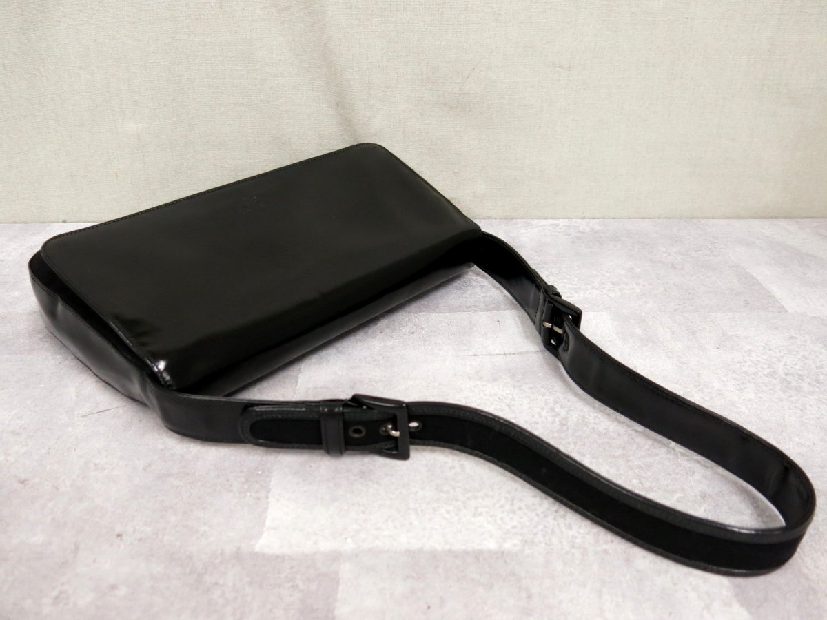 [美品] PRADA エナメル　ビンテージハンドバッグ　ブラック　ロゴ型押し ○超美品○PRADA プラダ○ロゴ型押し○フラップ○ポコノ ナイロン