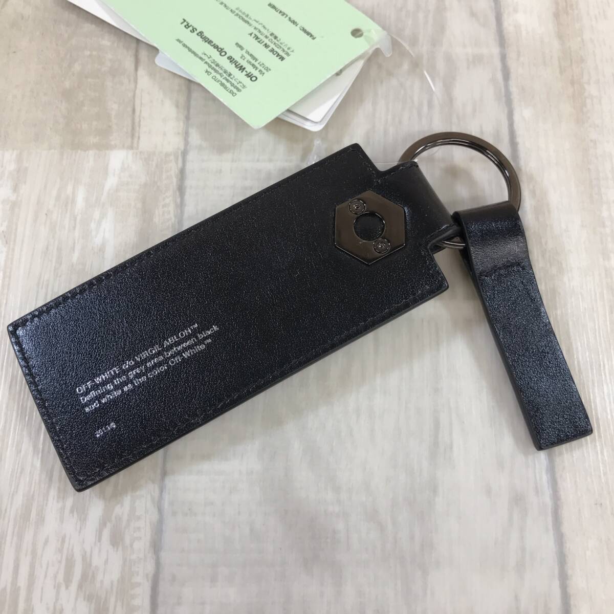 KZ8106☆OFF-WHITE : SEASONAL LOGO KEY HOLDER☆黒 定価￥21000+税