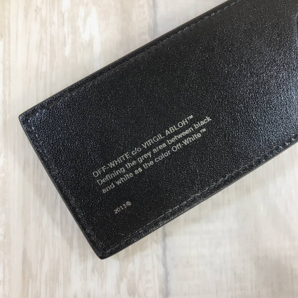 KZ8106☆OFF-WHITE : SEASONAL LOGO KEY HOLDER☆黒 定価￥21000+税