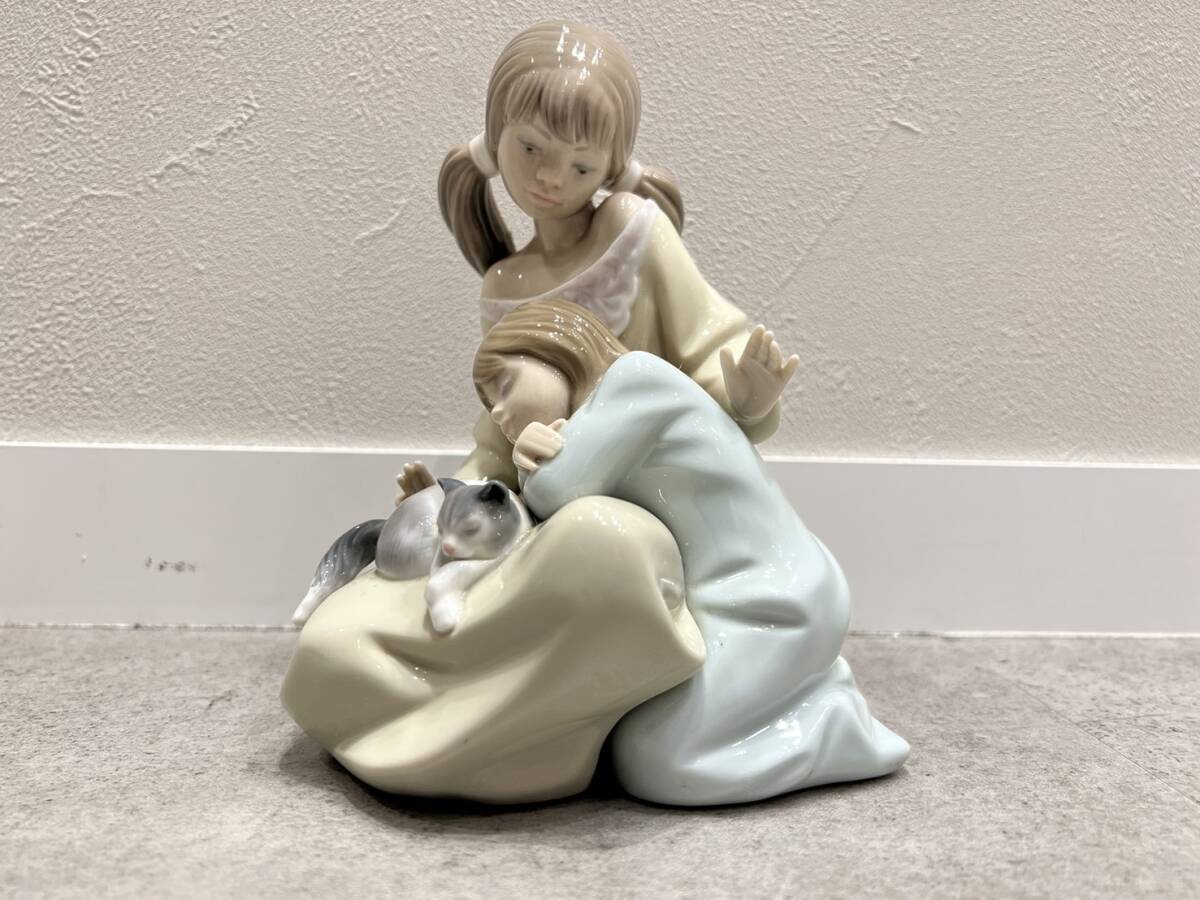 美品「リヤドロ（LLADRÓ）」の「リトルシスター（Little Sister） OMO0819.1-226YB】LLADRO リヤドロ LITTLE SISTER リトルシスター