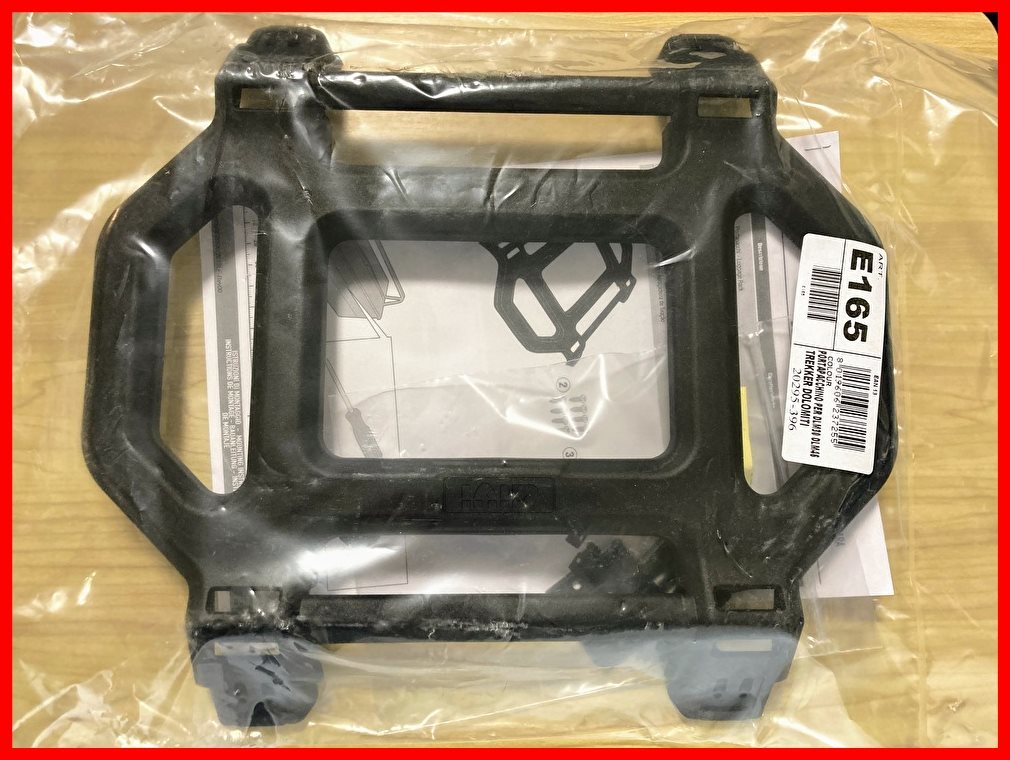 GIVI E165 ナイロンラック DLM46/DLM30用 TREKKER DOLOMITI S059 E165 GIVI ナイロンラック Trekker Dolomiti対応 FOR
