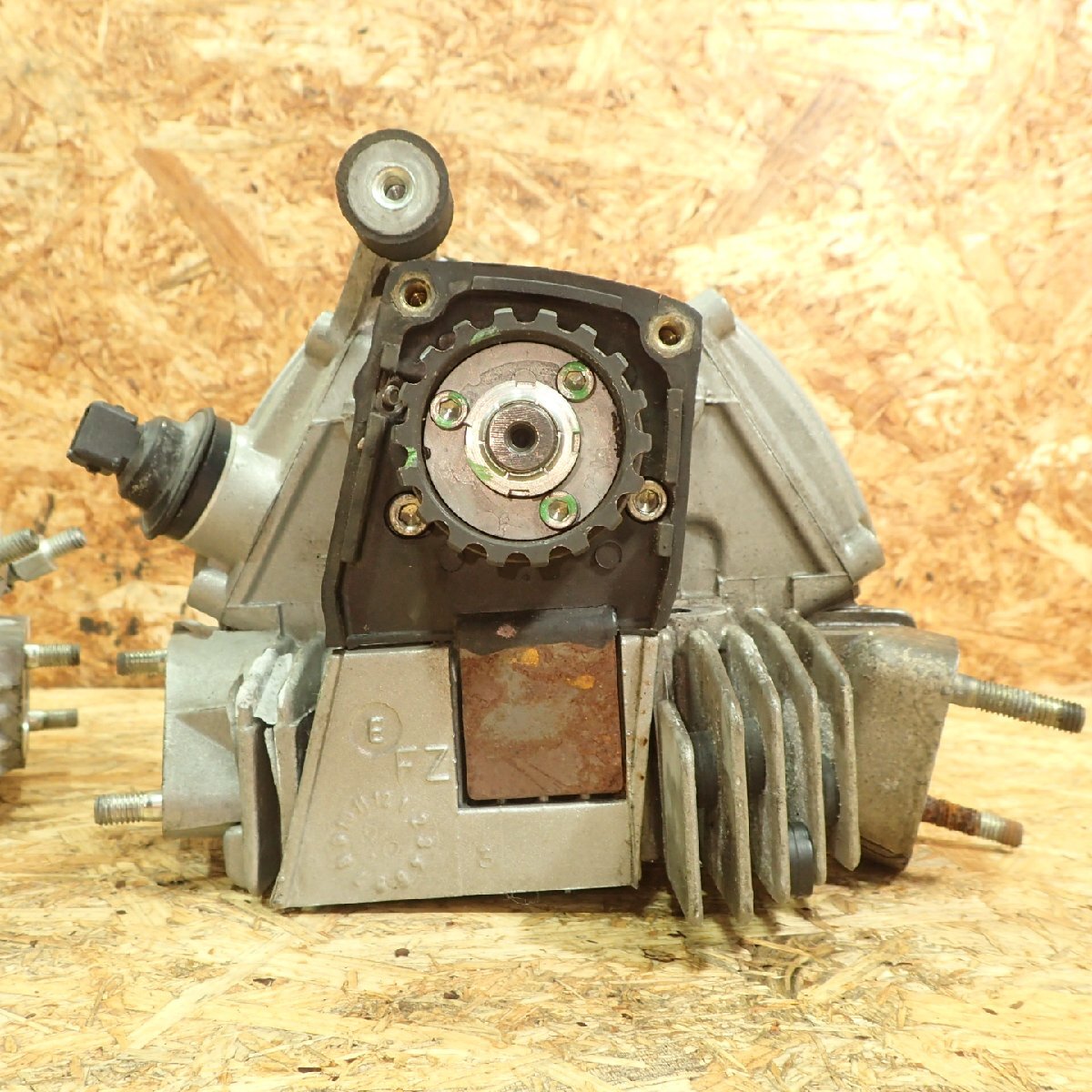 【送料Mサイズ】Ducati ZDMM421AA6B096*** モンスターS2R シリンダーヘッド 検.( MS2R 20249 17 DB3_3