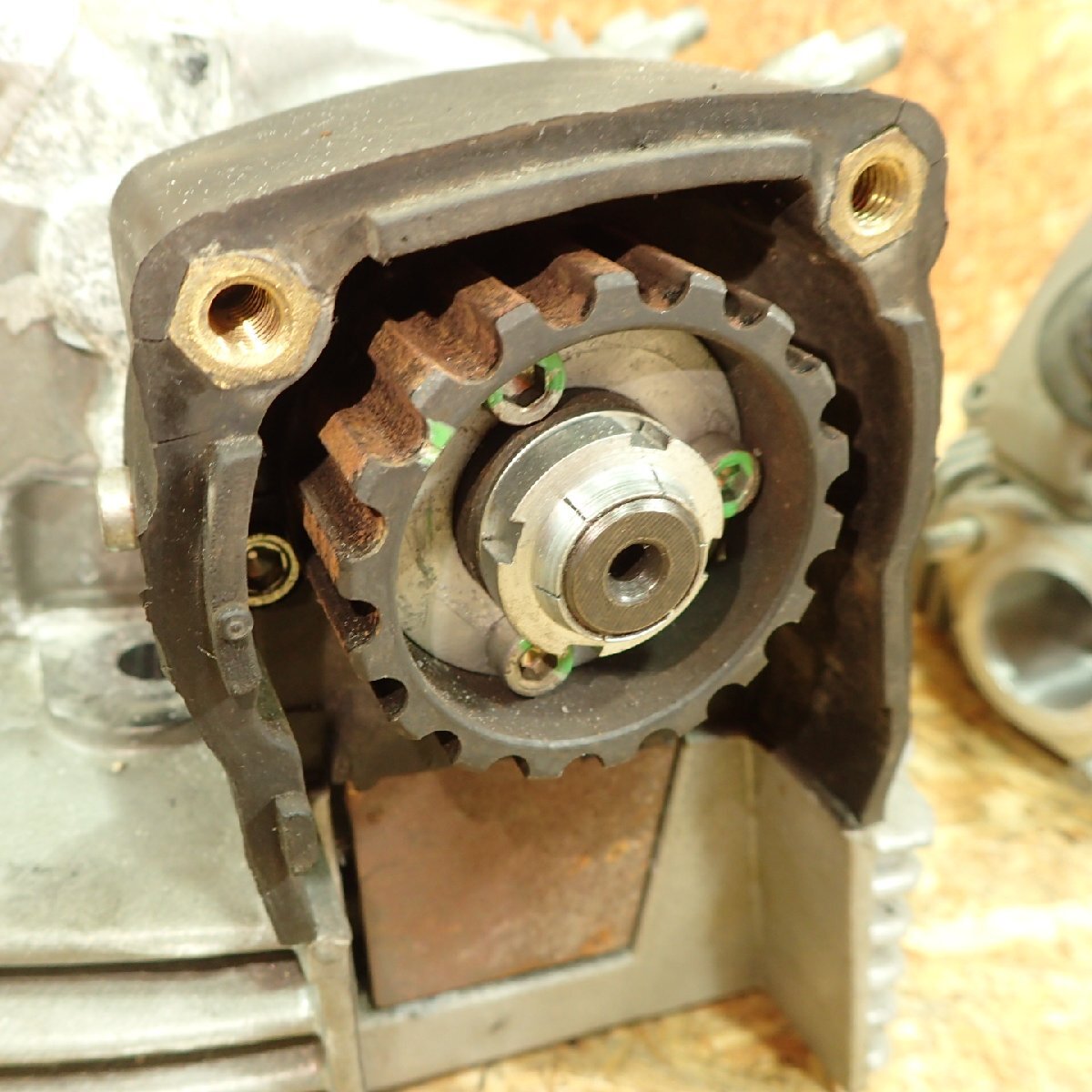 【送料Mサイズ】Ducati ZDMM421AA6B096*** モンスターS2R シリンダーヘッド 検.( MS2R 20249 17 DB3_4