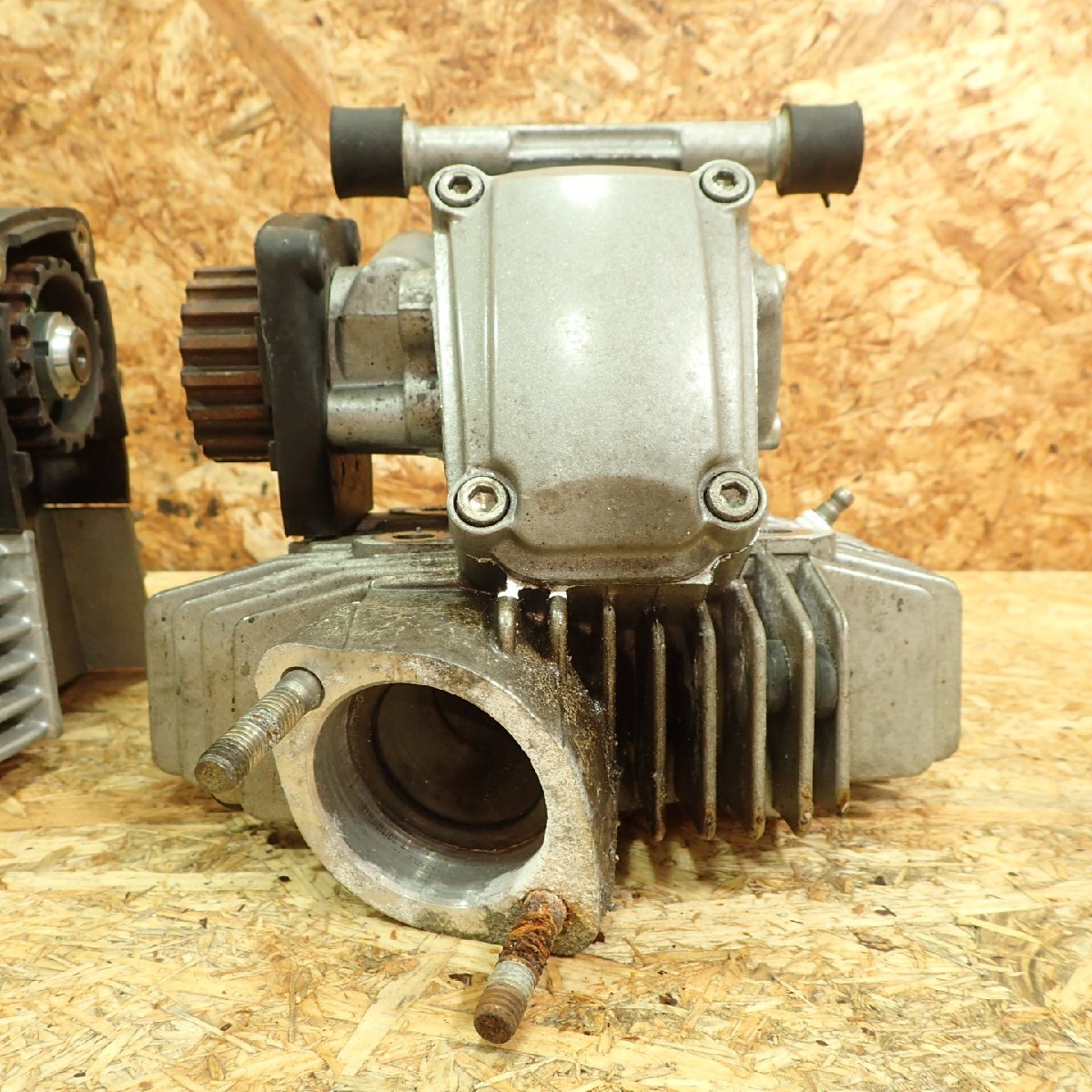 【送料Mサイズ】Ducati ZDMM421AA6B096*** モンスターS2R シリンダーヘッド 検.( MS2R 20249 17 DB3_7