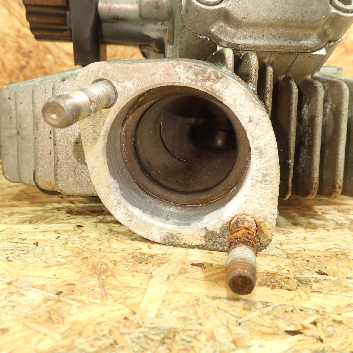 【送料Mサイズ】Ducati ZDMM421AA6B096*** モンスターS2R シリンダーヘッド 検.( MS2R 20249 17 DB3_8