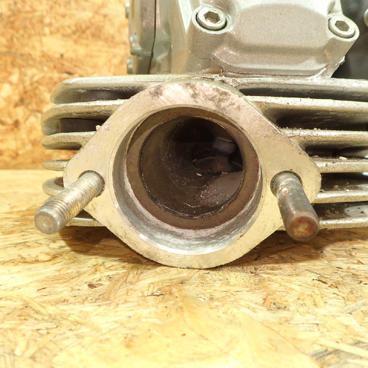 【送料Mサイズ】Ducati ZDMM421AA6B096*** モンスターS2R シリンダーヘッド 検.( MS2R 20249 17 DB3_9