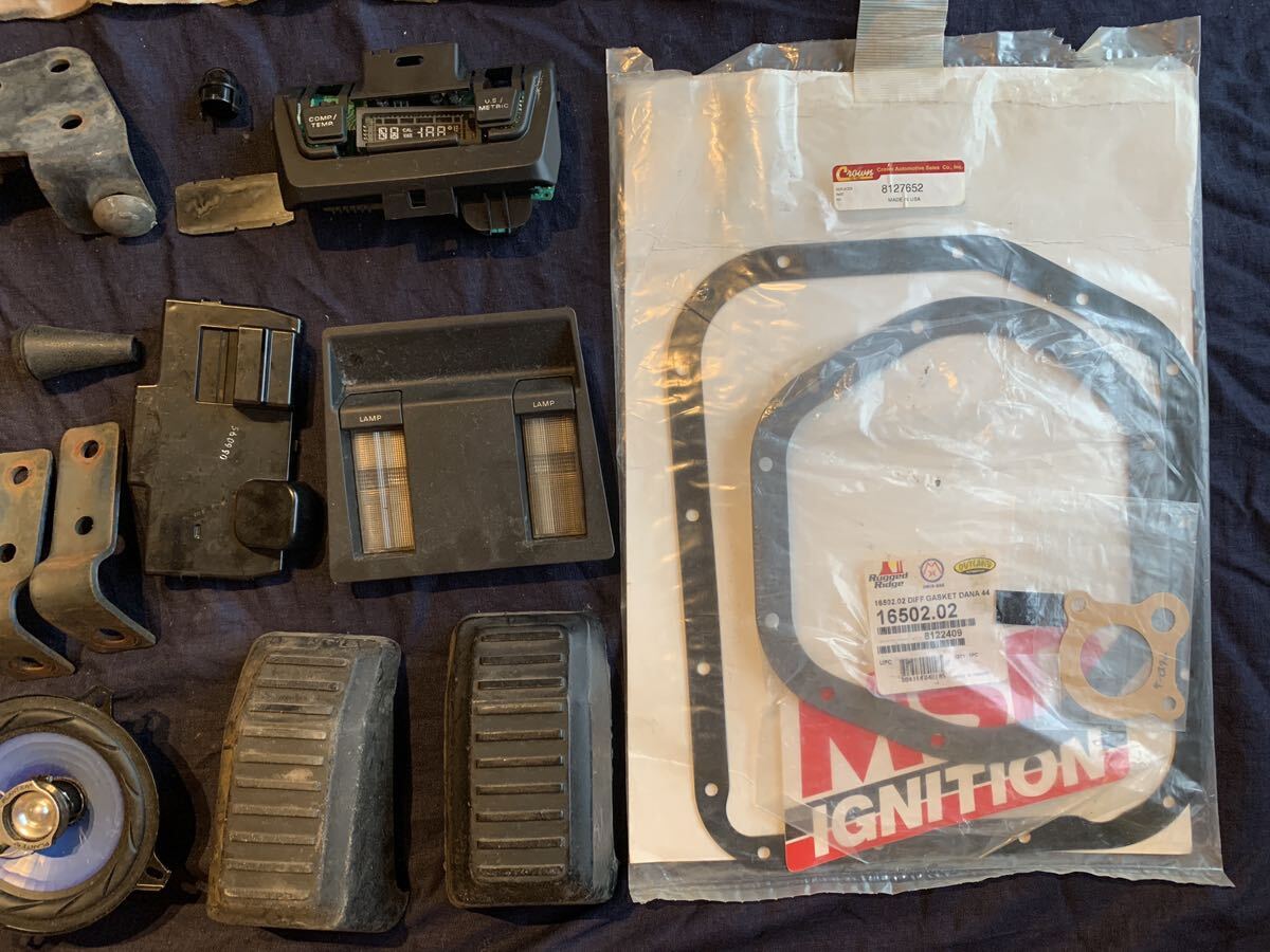 Jeep Grand Wagoneer ストックパーツ まとめて　ジャンクパーツ　ジープ グランドワゴニア / オーバーヘッドコンソール　コーナーガード_2