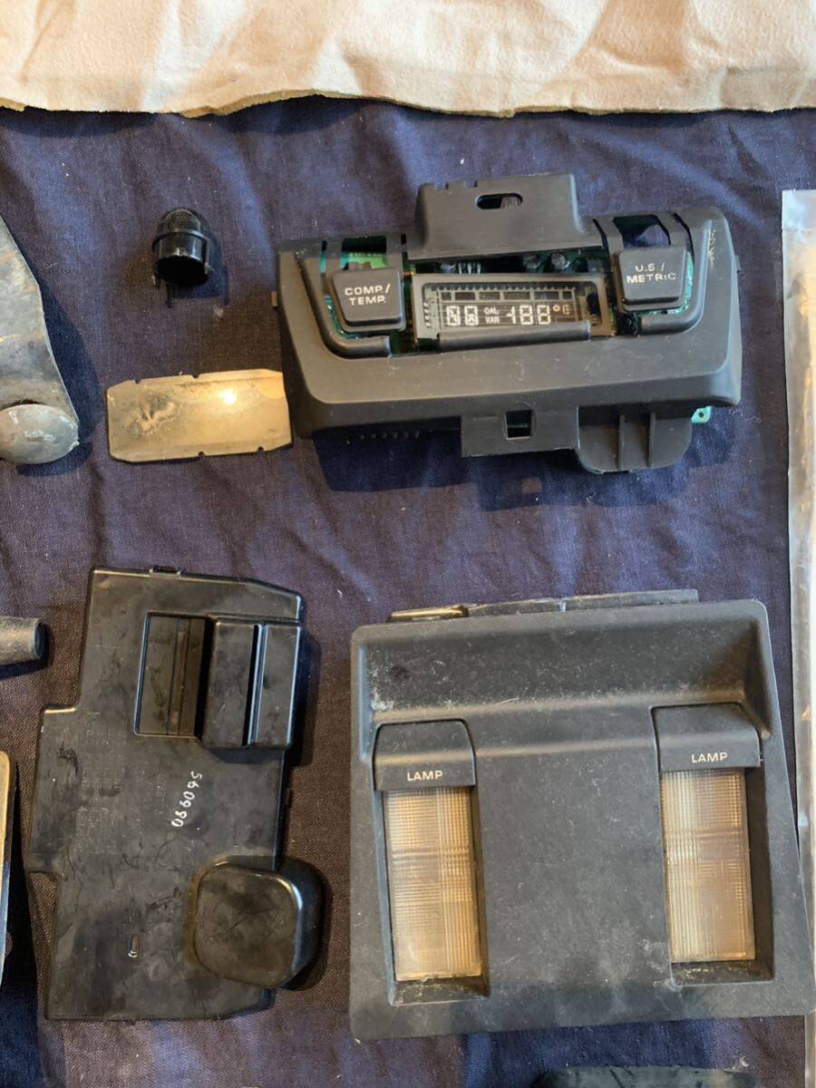 Jeep Grand Wagoneer ストックパーツ まとめて　ジャンクパーツ　ジープ グランドワゴニア / オーバーヘッドコンソール　コーナーガード_3