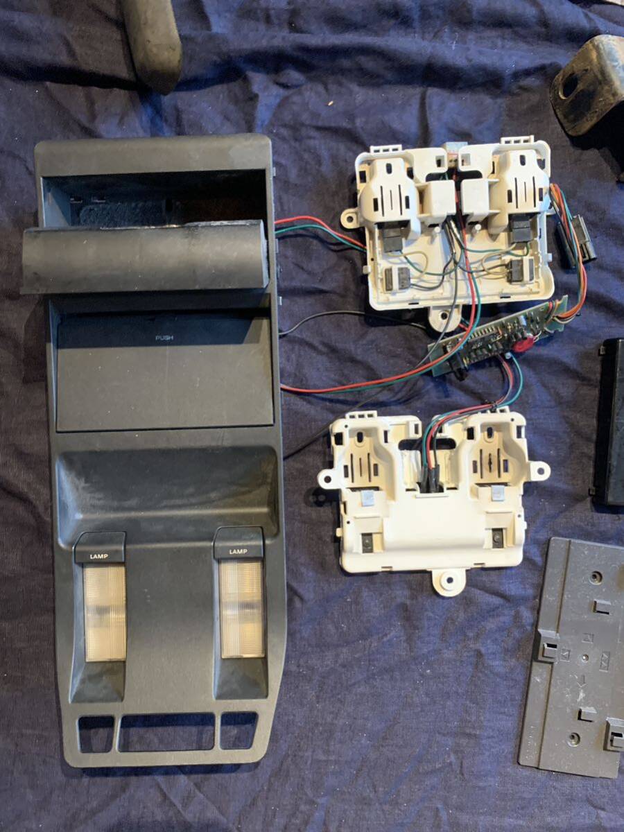 Jeep Grand Wagoneer ストックパーツ まとめて　ジャンクパーツ　ジープ グランドワゴニア / オーバーヘッドコンソール　コーナーガード_5