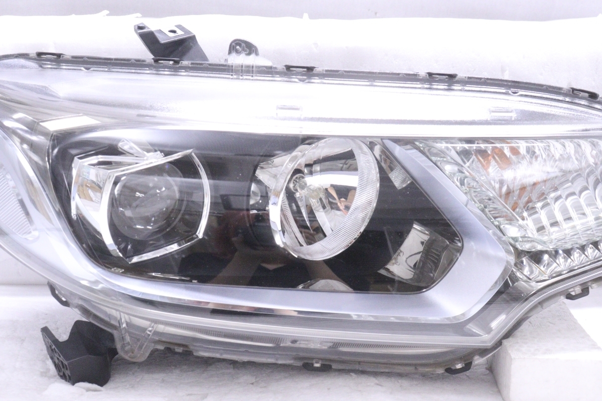 49-1211★【値下】美品 前期 LED GP5 フィットハイブリッド★右ヘッドライト STANLEY W0350 打刻:３ ブルーメッキ 純正★ホンダ (UK)_2