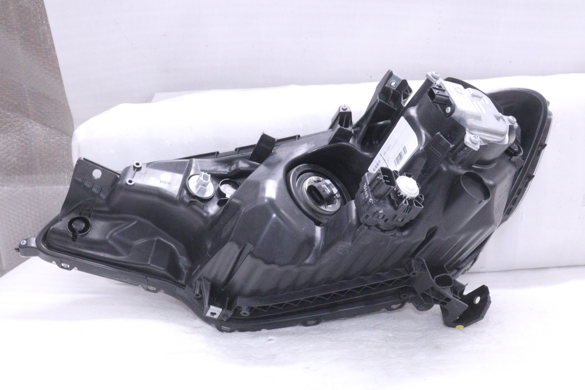 49-1211★【値下】美品 前期 LED GP5 フィットハイブリッド★右ヘッドライト STANLEY W0350 打刻:３ ブルーメッキ 純正★ホンダ (UK)_7