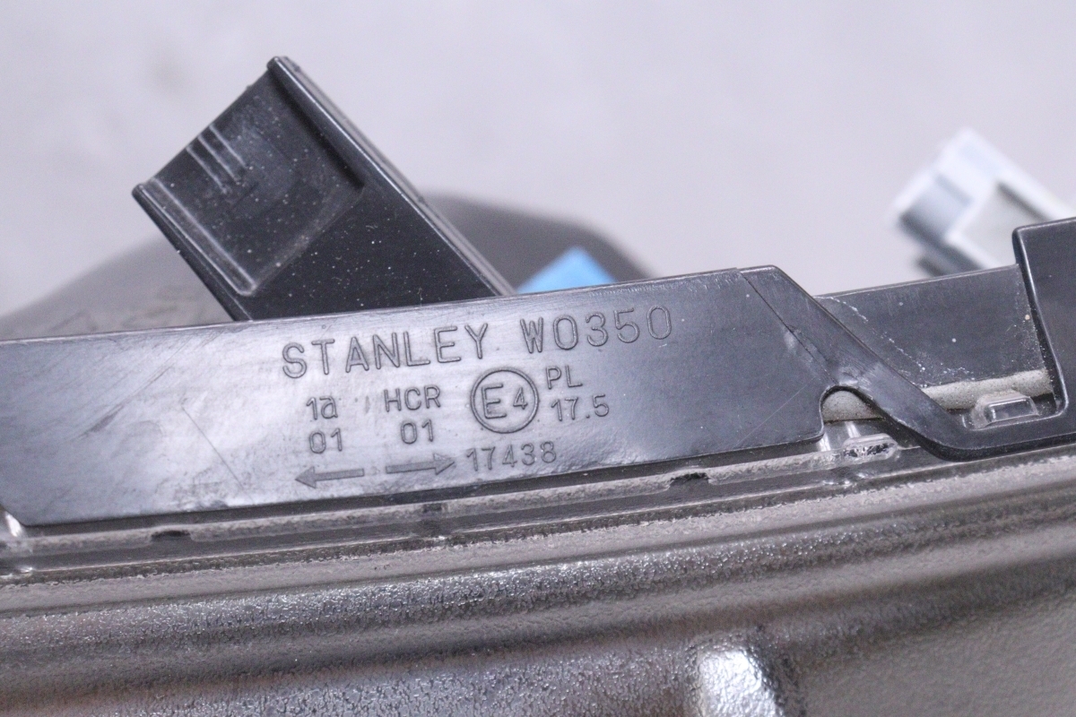 49-1211★【値下】美品 前期 LED GP5 フィットハイブリッド★右ヘッドライト STANLEY W0350 打刻:３ ブルーメッキ 純正★ホンダ (UK)_8