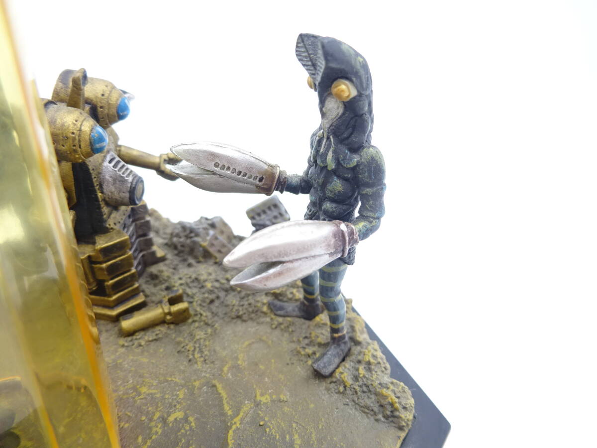 EN529/BANDAI ウルトラ怪獣名鑑シリーズ 嗚呼! 侵略作戦会議物別れ決戦