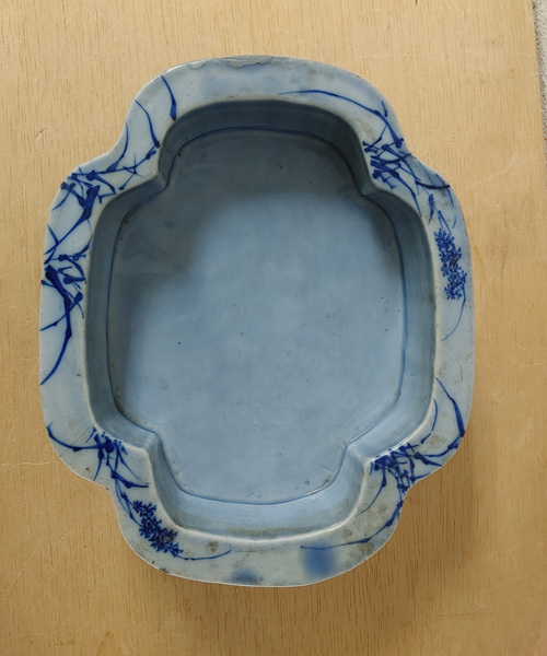 江戸期 古伊万里 薄瑠璃釉 陽刻 四獣脚 葦文 楕円角丸花鉢 花盆 水盆