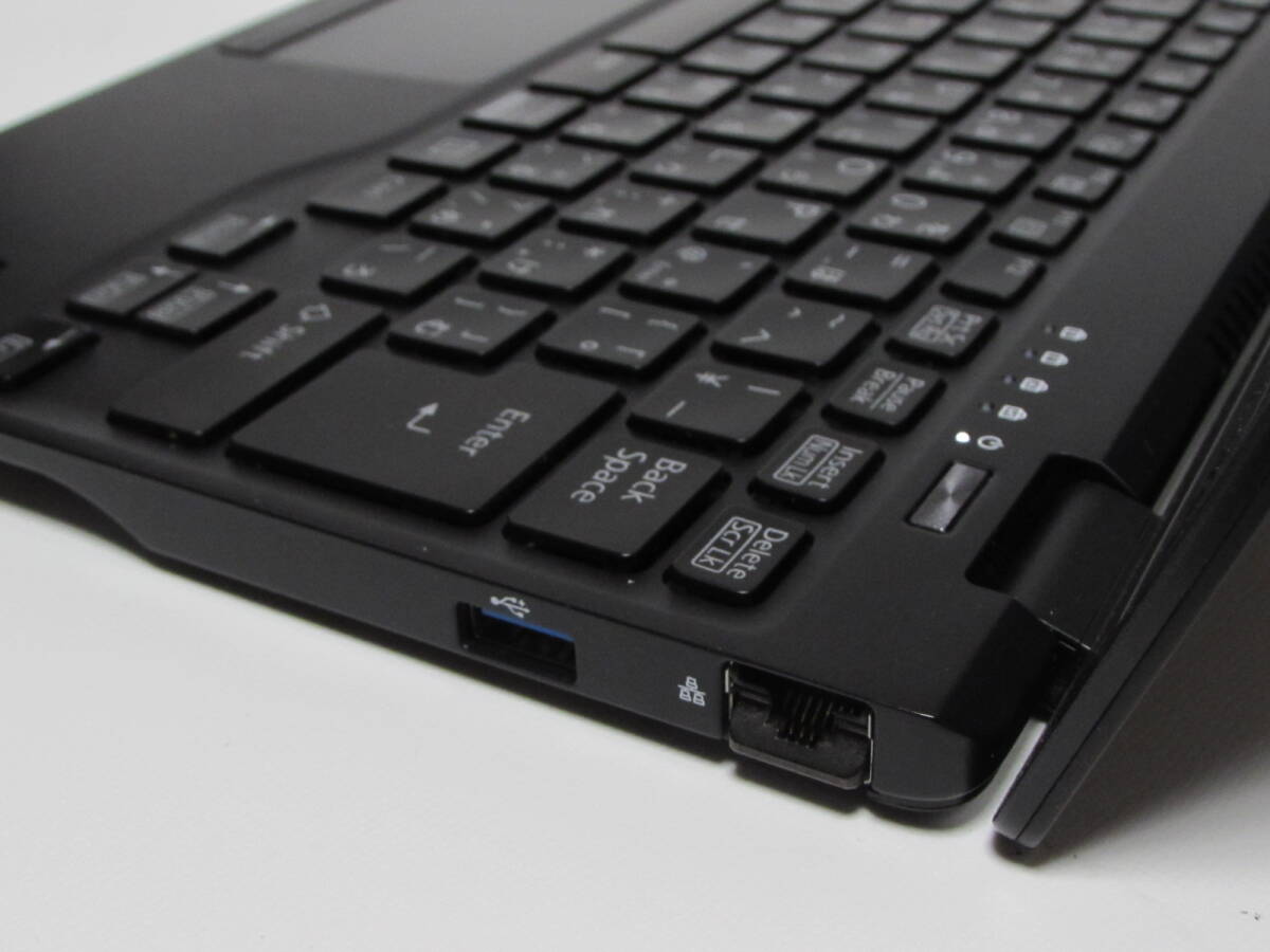 ジャンク FUJITSU LIFEBOOK U9311 M 第11世代 Celeron 4GB 13.3インチ