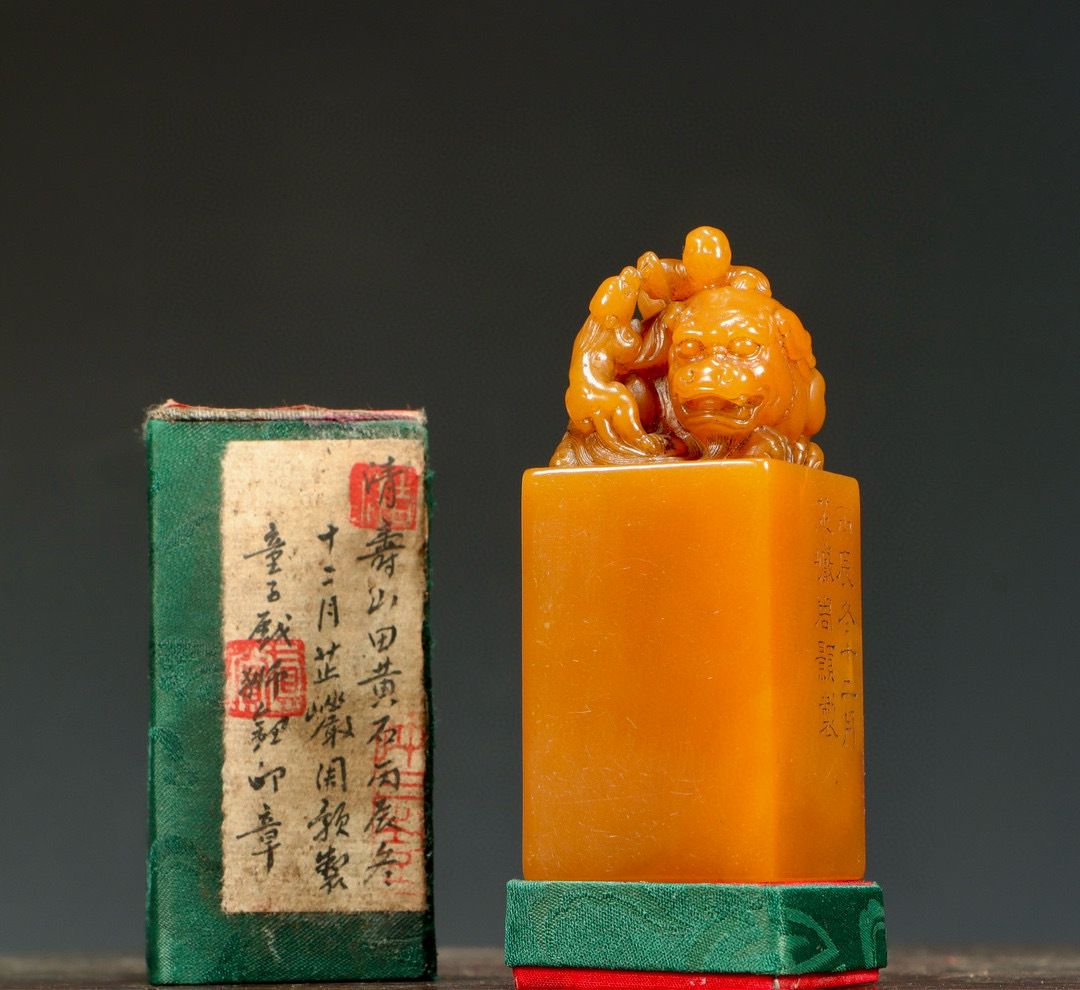 古益会』 寿山 田黄 重量195g 瑞獸 在印 印章 極細工 置物 擺件 古董