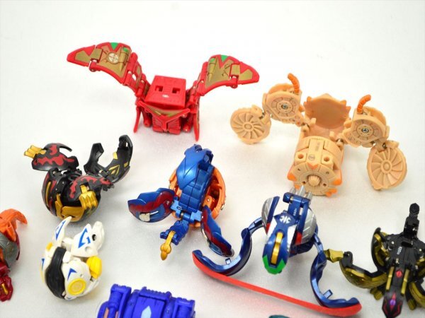 KM620○現状品まとめて!!○爆丸 BAKUGAN フィギュア 色々 57点セット