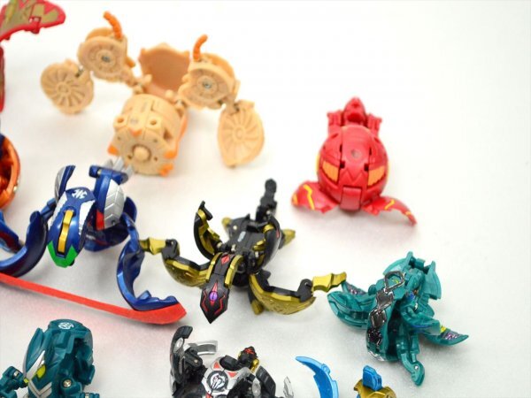 KM620○現状品まとめて!!○爆丸 BAKUGAN フィギュア 色々 57点セット