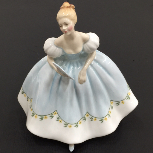 新作登場，新品 ロイヤルドルトン ファーストダンス 陶器人形 全長約19