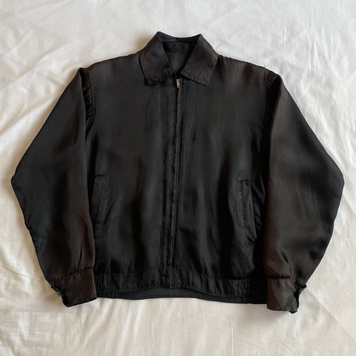 70s ツアージャケット 黒 サテン YKK ビンテージ 刺繍 スーベニア