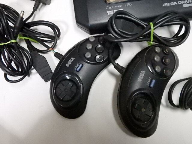 SEGA メガドライブ2 MEGA DRIVE2 本体 コントローラー2個、ケーブル
