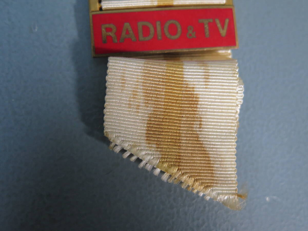 ○ 日本　東京オリンピックバッジ　RADIO&TV 希少！ 1964年 東京オリンピック ラジオ＆テレビ関係者 専用バッジ