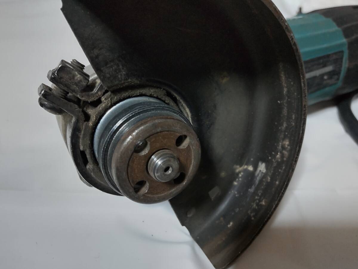 【makita】マキタ ディスクグラインダ GA4031 本体のみ GA4031 マキタ | 本体のみ makitaマキタ 出っ張りの無い