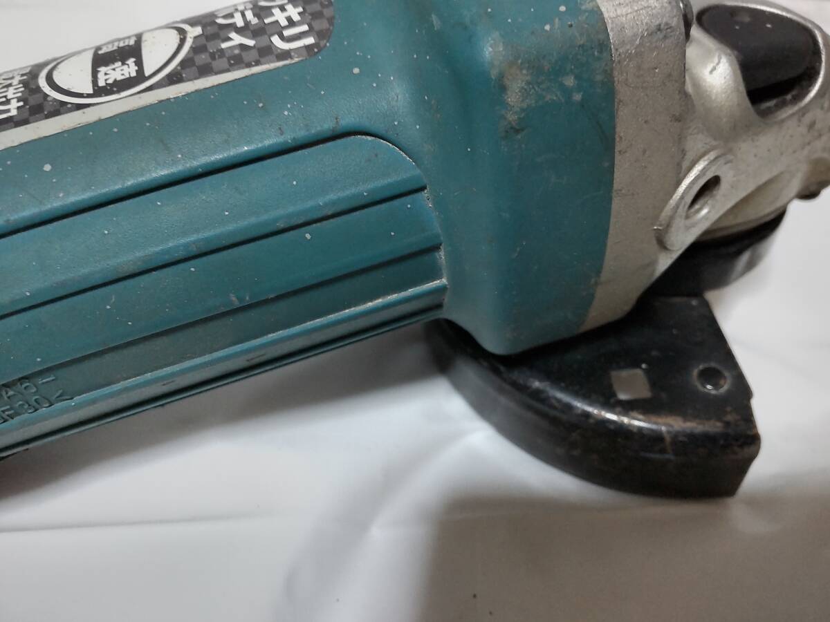 【makita】マキタ ディスクグラインダ GA4031 本体のみ GA4031 マキタ | 本体のみ makitaマキタ 出っ張りの無い