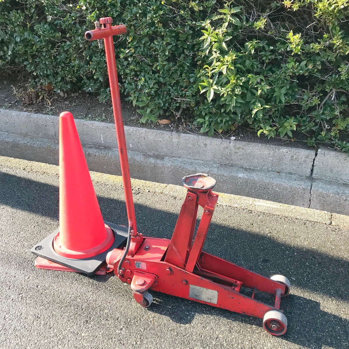 ☆訳あり！コンパクト3.0t スーパーローダウン・ ガレージジャッキ 