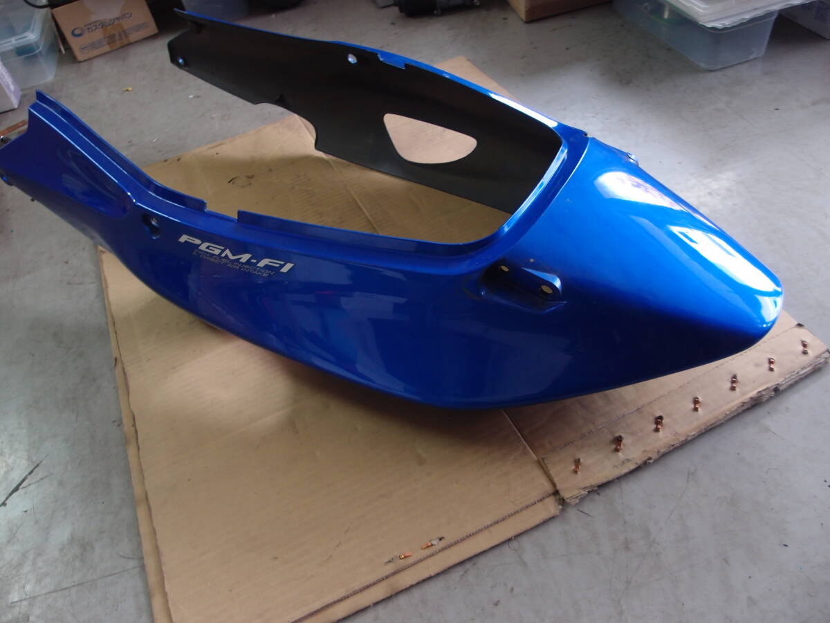 CBR1100XX 純正テールカウル_2