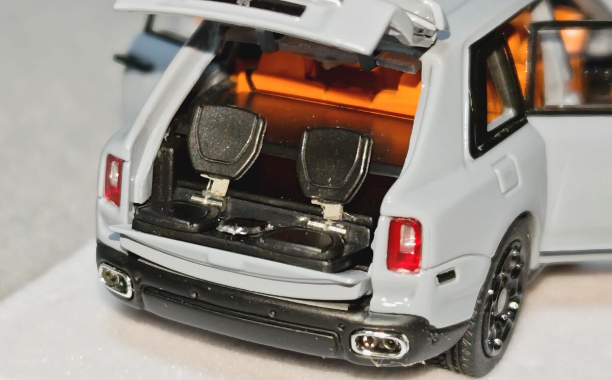 DCM製1/64 Rolls-Royce Curinan DCM Cullinan Rolls-Royce &amp;amp; Pink&frasl; Sky