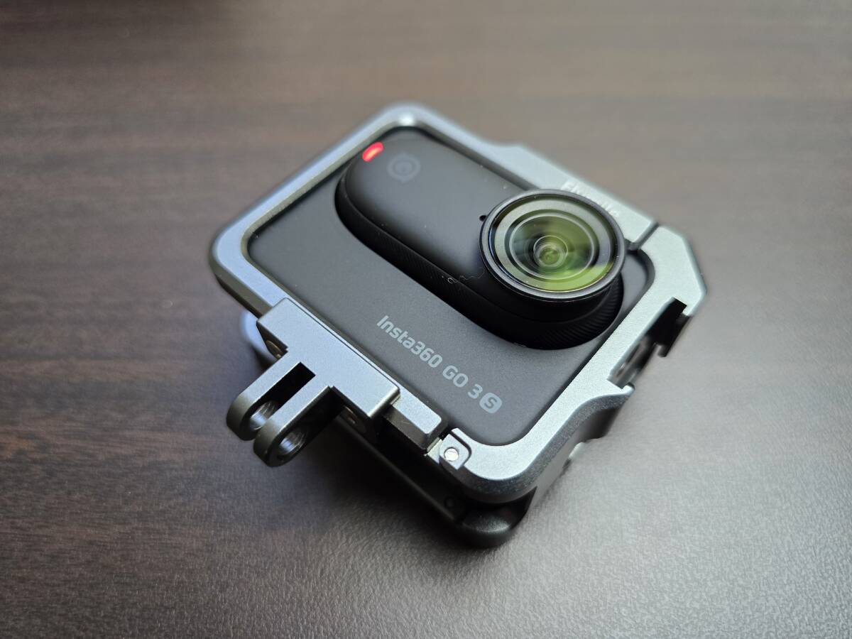 【極美品】正規品Insta360 GO 3S 128GB & アルミ合金ケージ付き[4K/アクションカメラ/アクションカム]_10